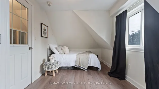 Additional image 16 of 157 Weir St