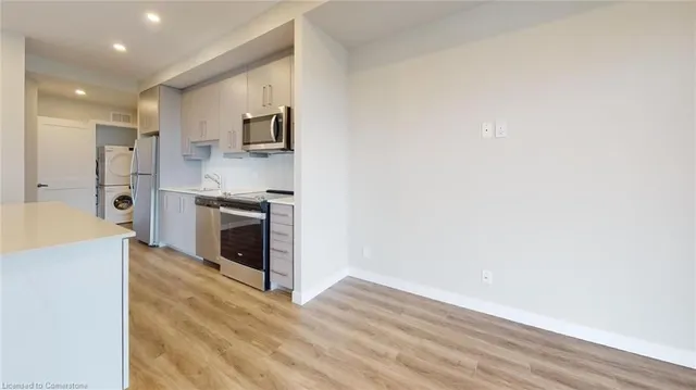 Additional image 2 of 15 Queen St Unit 1611