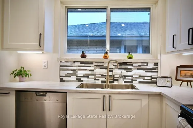 Additional image 16 of 290 Carson Dr