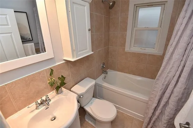 Additional image 23 of 400 EAST 43RD St