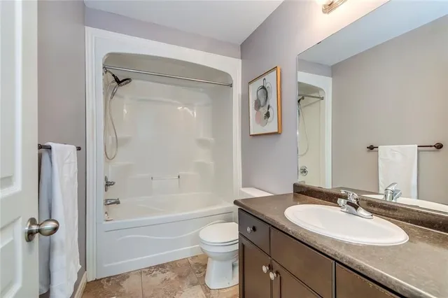 Additional image 40 of 105 HIGHGATE Dr