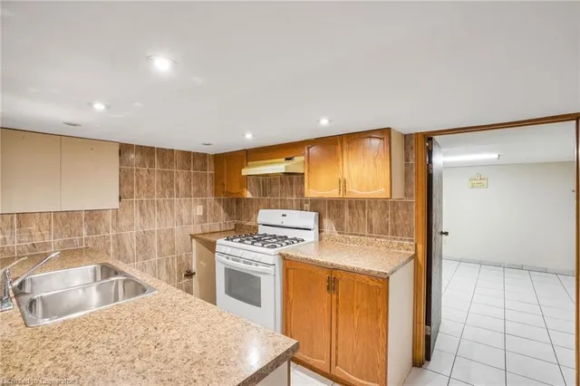 Additional image 28 of 2 Mark Pl