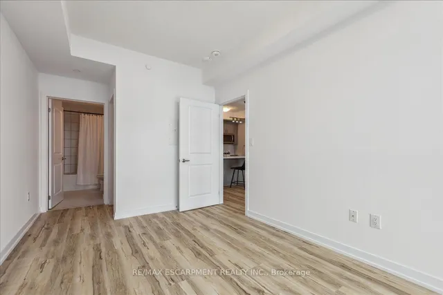 Additional image 16 of 450 Dundas St Unit 1001