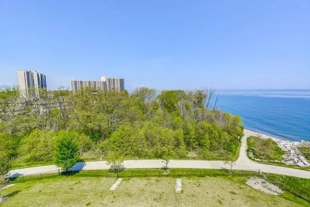 Additional image 21 of 125 SHOREVIEW Pl Unit 627