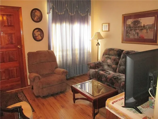 Additional image 10 of 104 MULBERRY St