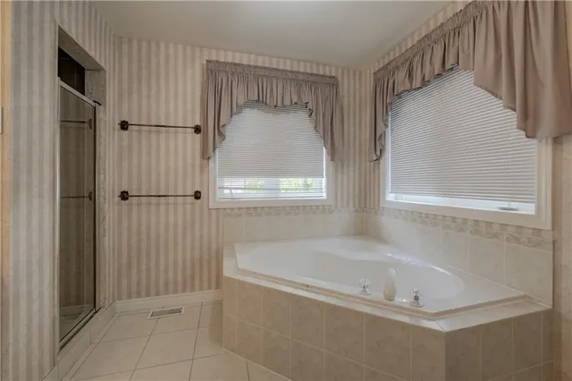 Additional image 29 of 120 BEDDOE Dr Unit 21