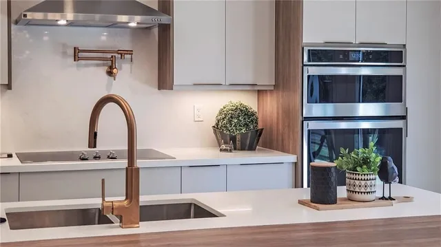 Additional image 23 of 48 MILLER Dr