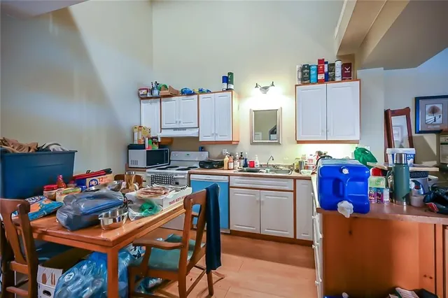 Additional image 31 of 129 LYNDEN Rd