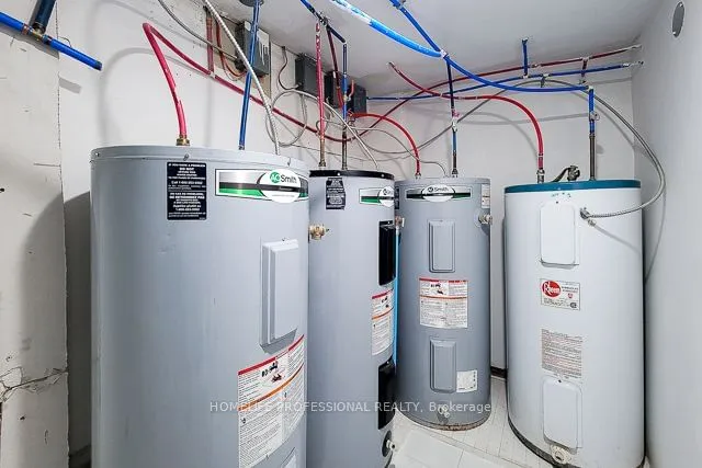 Additional image 28 of 300 Balmoral Ave