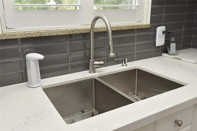 Additional image 13 of 1066 FENNELL Ave