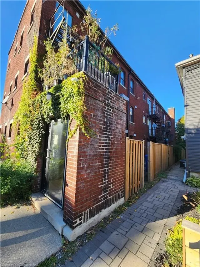 Additional image 11 of 41 Albert St Unit 101