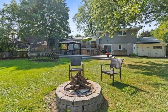 Additional image 38 of 2 CAREY St