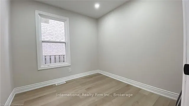 Additional image 17 of 32 Vansitmart Ave