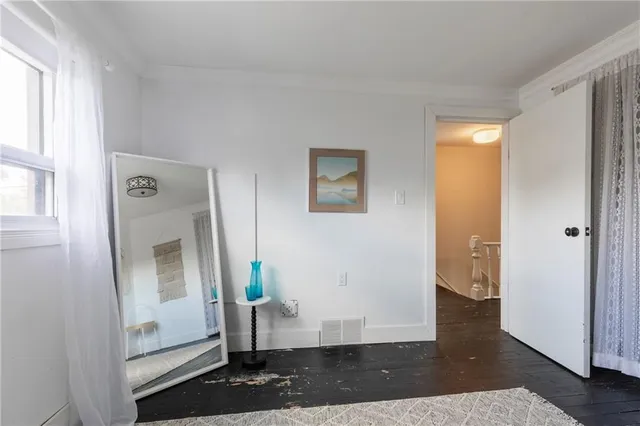 Additional image 39 of 195 ROSSLYN Ave