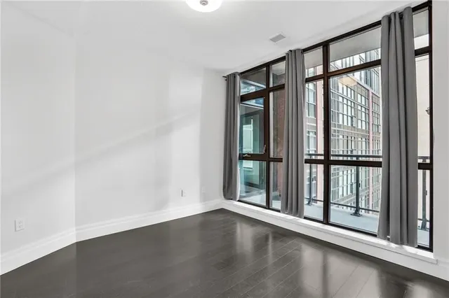 Additional image 30 of 112 King St Unit 1111