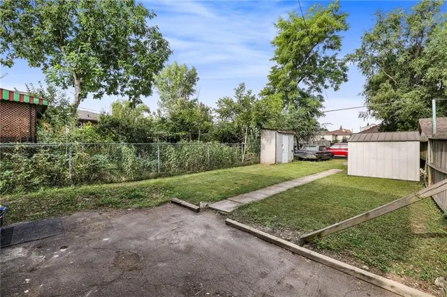 Additional image 34 of 215 STRATHEARNE Ave