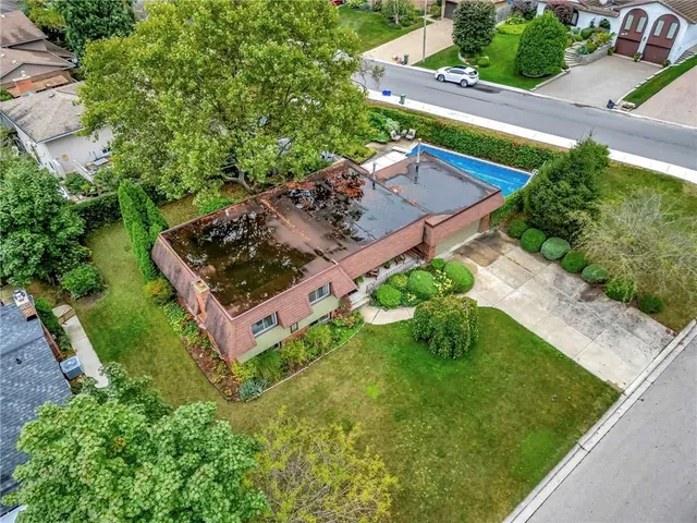 Additional image 43 of 65 MAPLE Dr