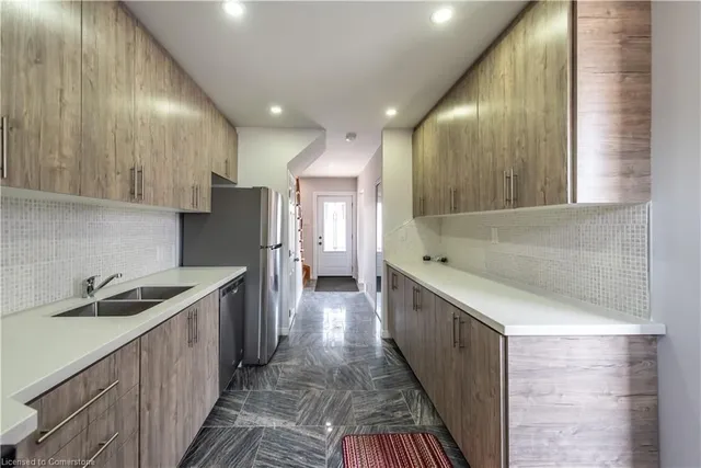 Additional image 20 of 49 Cameron Ave