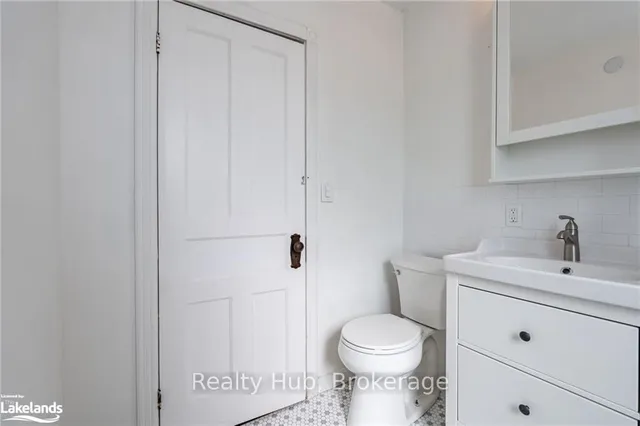 Additional image 33 of 162 AVONDALE St