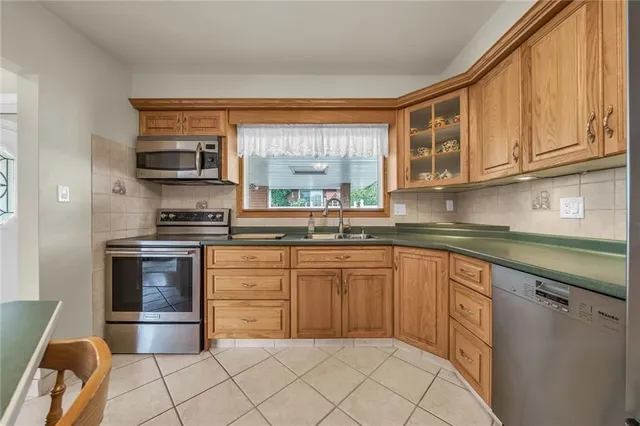 Additional image 3 of 16 LAWRENCE Ave