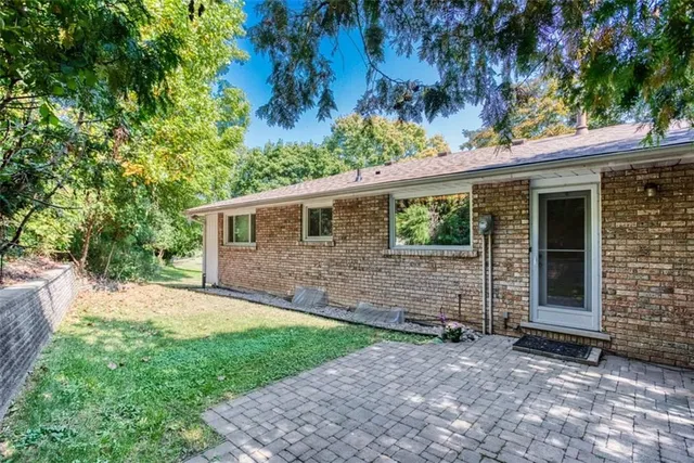 Additional image 28 of 38 ROBINHOOD Dr