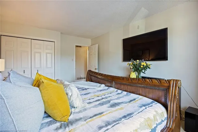 Additional image 18 of 12 Portal Crt