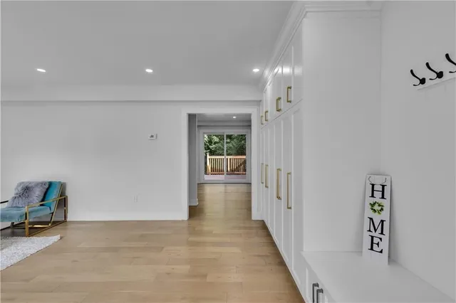 Additional image 5 of 1 ATHENS St