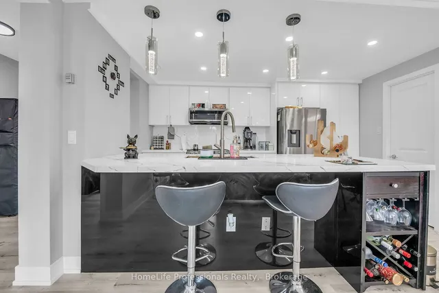 Additional image 10 of 120 Duke St Unit 704