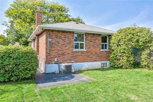 Additional image 31 of 63 FERNWOOD Cres