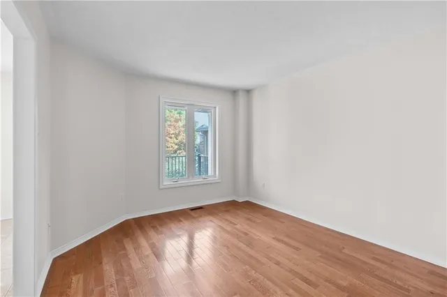 Additional image 6 of 80 STRATHROY Cres