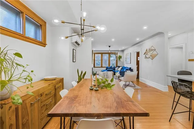 Additional image 20 of 74 HYDE PARK Ave