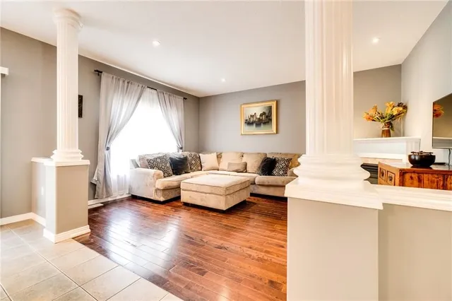 Additional image 20 of 72 SIDNEY Cres