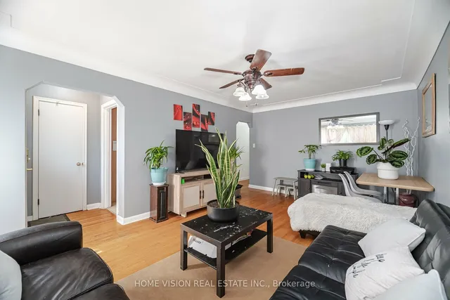 Additional image 9 of 44 Clarendon Ave