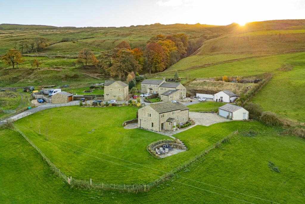 Additional image 5 of 1750s Farmhouse on 0.8 acres, 360° views, rustic charm, and scenic Rossendale countryside!