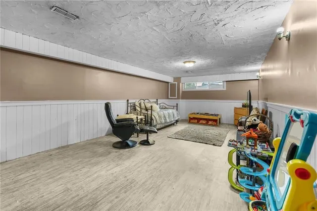 Additional image 37 of 711 RIDGE Rd