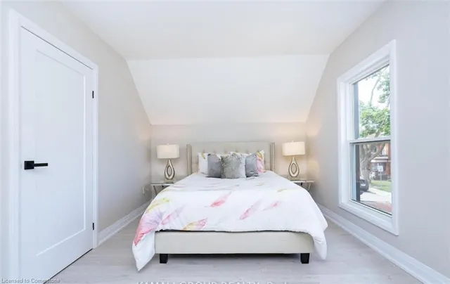 Additional image 8 of 64 Smith Ave