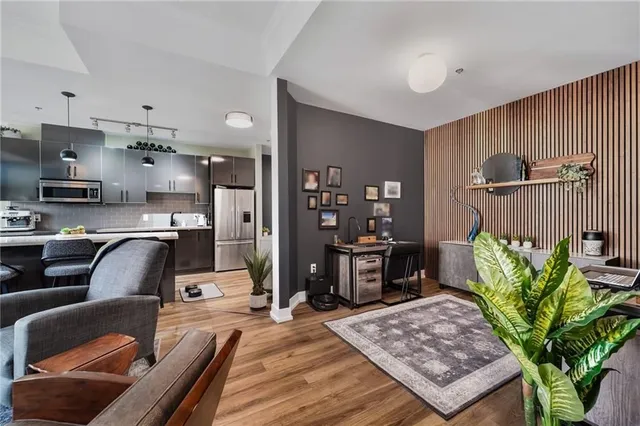 Additional image 15 of 90 CHARLTON Ave Unit 801