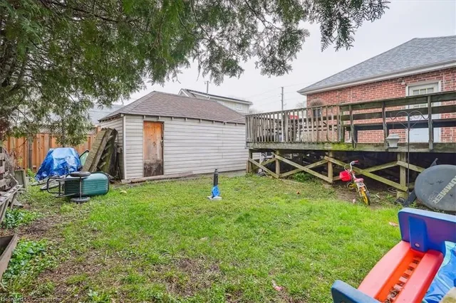 Additional image 37 of 142 Emerson St