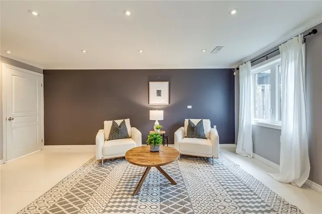 Additional image 44 of 105 HIGHGATE Dr