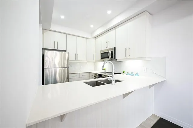 Additional image 8 of 30 TIMES SQUARE Blvd Unit 70