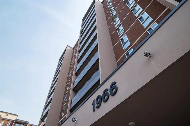 Additional image 39 of 1966 Main St Unit 406