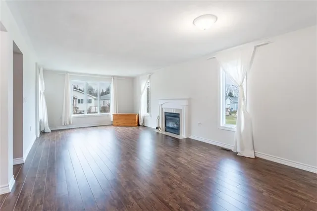 Additional image 21 of 114 GLENARIFF Dr