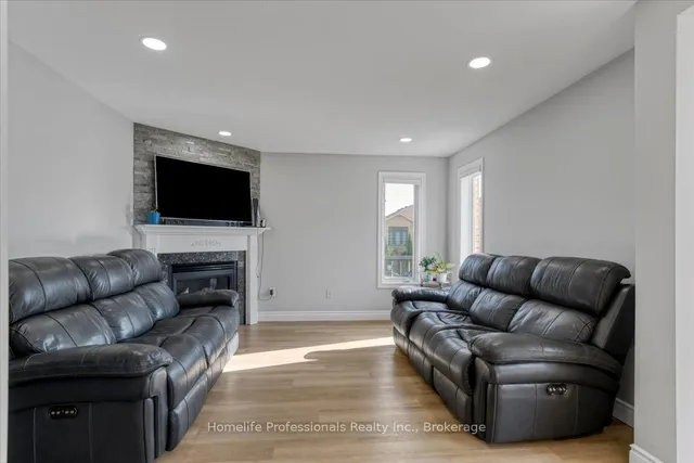 Additional image 12 of 55 Alexsia Crt