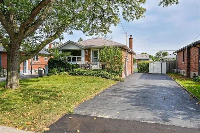 Additional image 2 of 63 FERNWOOD Cres