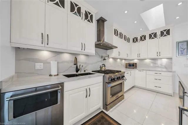 Additional image 19 of 94 Seabreeze Cres