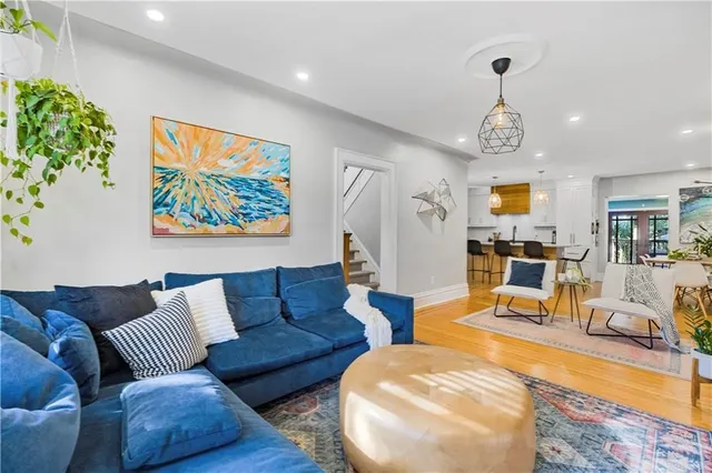 Additional image 12 of 74 HYDE PARK Ave