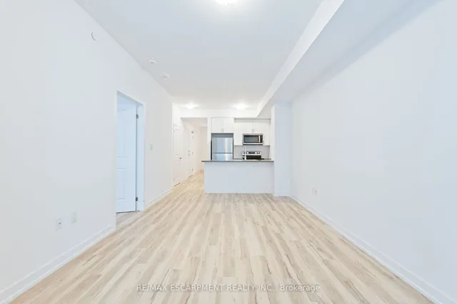 Additional image 14 of 460 DUNDAS St Unit 301