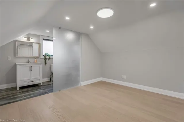 Additional image 21 of 10 Bayside Ave