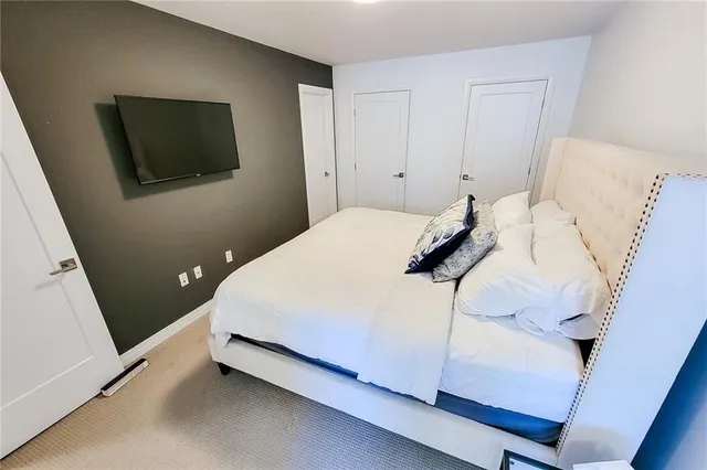 Additional image 26 of 8 SHOWERS Lane