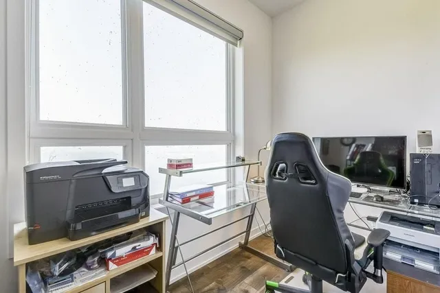 Additional image 18 of 125 SHOREVIEW Pl Unit 627